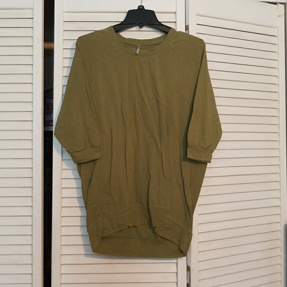 Quarter sleeve shirt